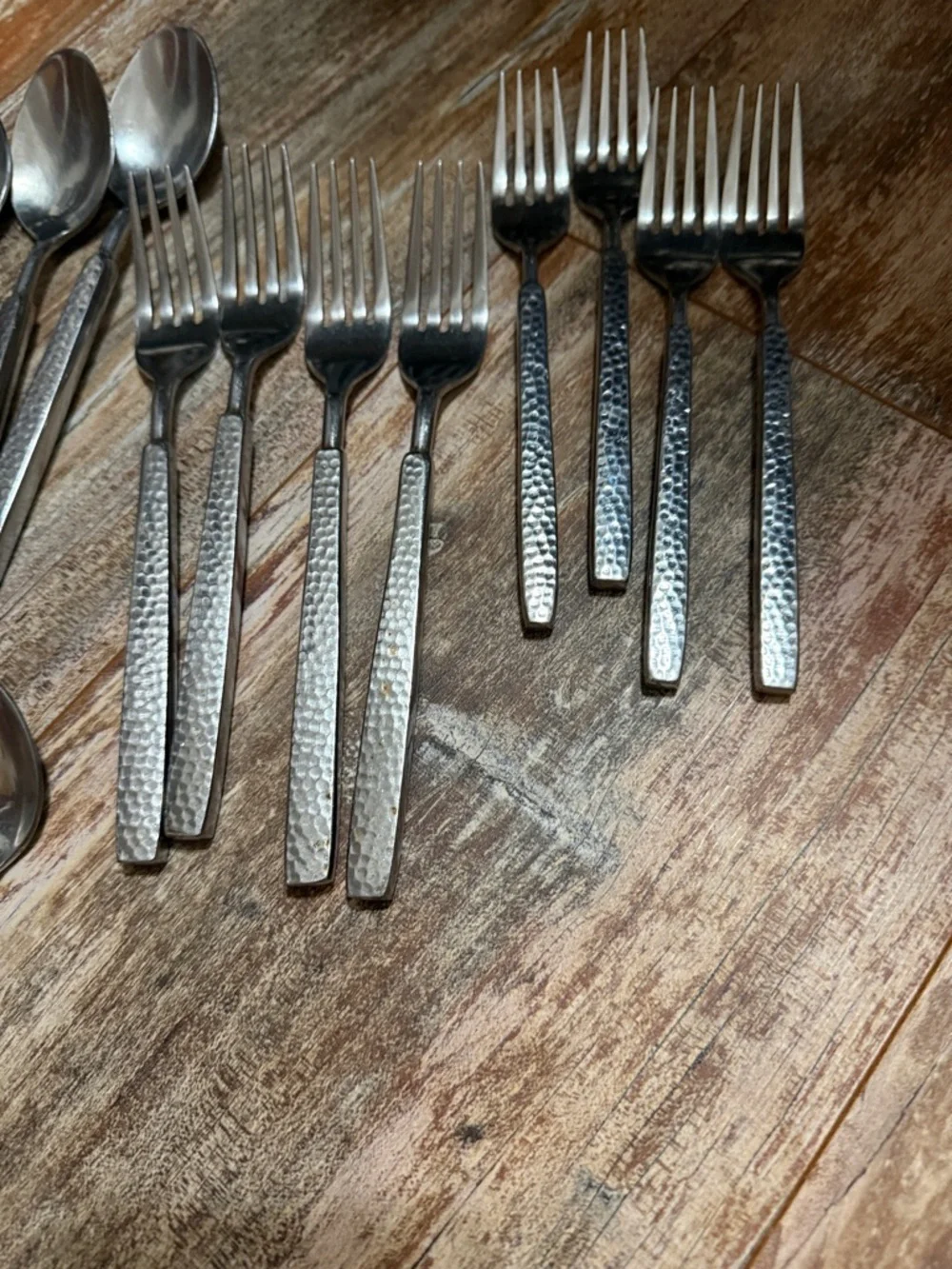 Hammered Stainless Steel Flatware Set